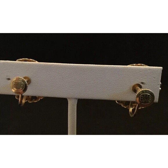 Vintage BM Co Canada Maple Leaf Red Green Screw Back Earrings Gold Tone - Picture 3 of 6